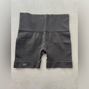 NWT Set Active Brown Biker Yoga Shorts Size Medium